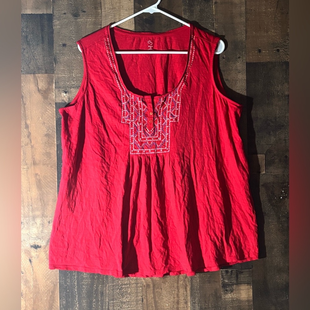 Women’s DB Sz 2x Red Embroidered Top
